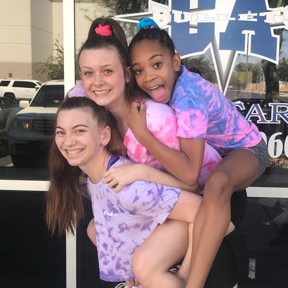 Meet your Posher, Alexis - Picture 1 of 1